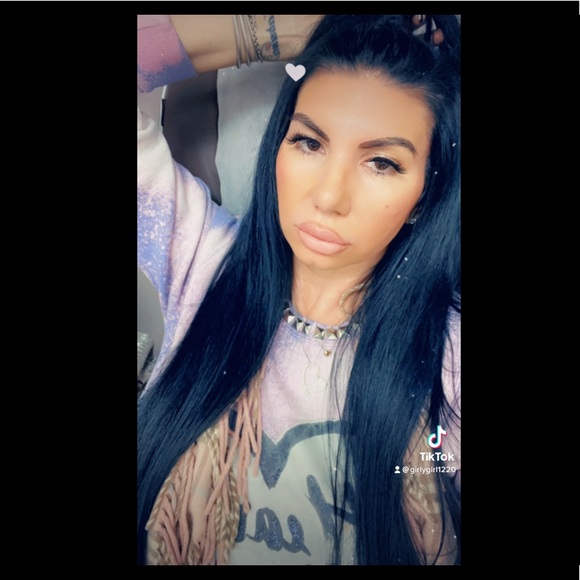 Meet your Posher, Sabrina - Picture 7 of 11